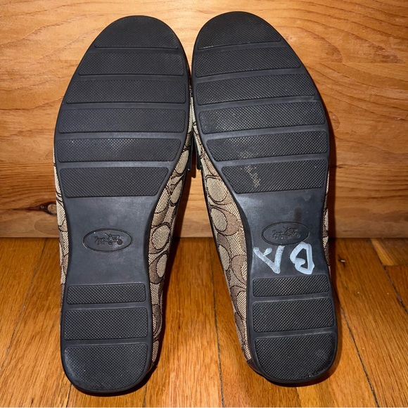 Coach Brown Signature Olive Loafers Gold Hardware. Excellent condition - Picture 7 of 7
